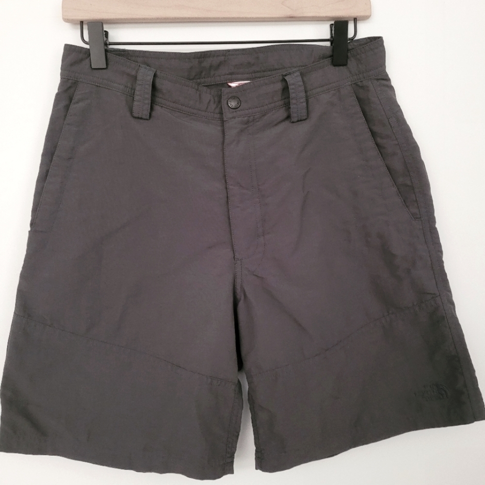 THE NORTH FACE Mens Shorts Charcoal Gray Size 32  Hiking Camping Active Gorp